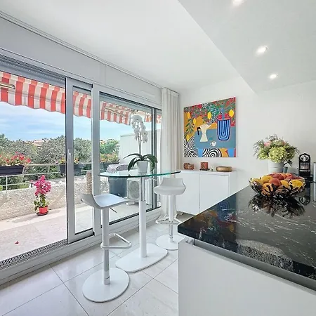 Apartment 3br In The Heart Of - What'app - 0049-1521-4658-810 - For Reservations! *